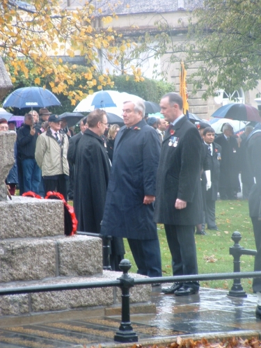 Remembrance Day 2010 - Henry Wrigley laying the MMW wreath at the Cowes War Memorial. 